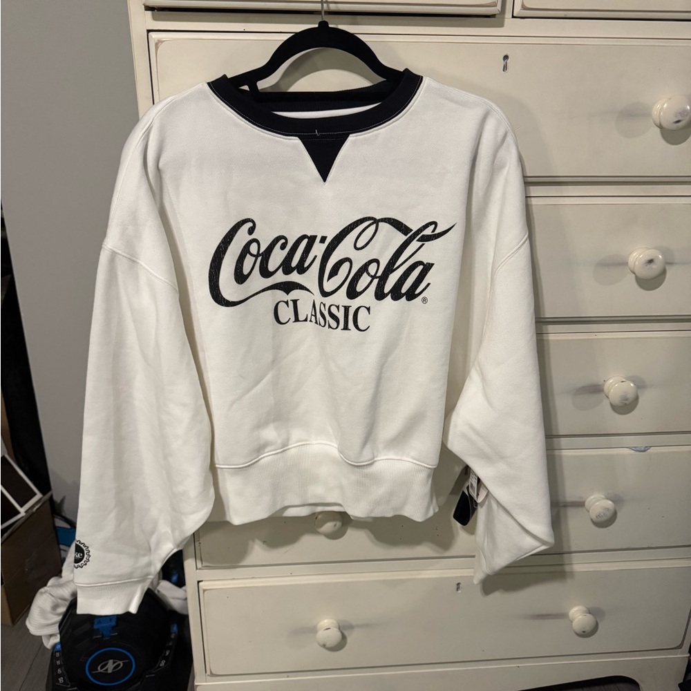 NWT Coca-Cola PacSun Black and White crewneck size large
